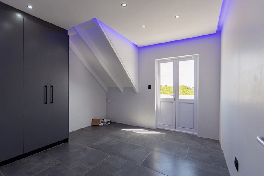 9 Bedroom Property for Sale in Long Acres Country Estate Western Cape